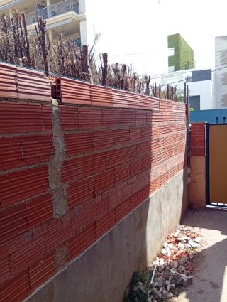 Albañil profesional construcción