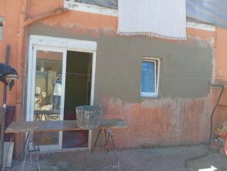 Albañil profesional construcción