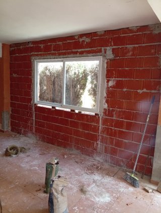 Albañil profesional construcción