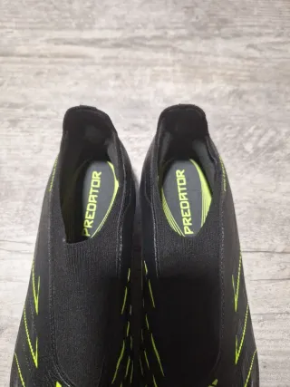 Zapatillas Adidas Negras y Amarillas