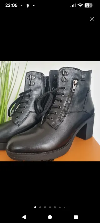 Stivali in pelle nera da donna