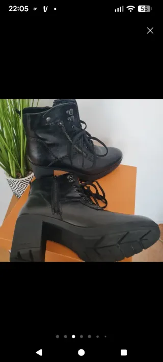 Stivali in pelle nera da donna