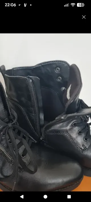 Stivali in pelle nera da donna