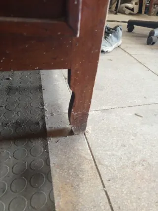 Cómoda de madera para restaurar