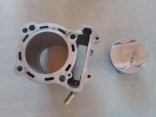 Cilindro y pistón LTZ 400