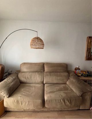 Sofá 2 plazas beige con asientos deslizantes