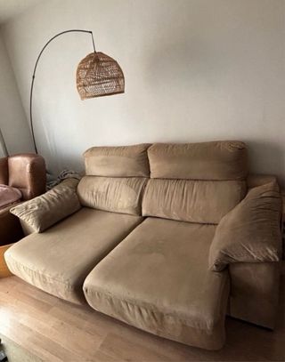 Sofá 2 plazas beige con asientos deslizantes