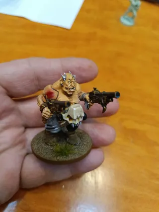 Warhammer Ogro con Pistolas