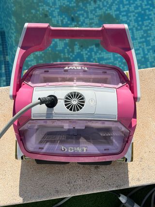 Robot Limpiafondos BWT B100 Rosa y Blanco