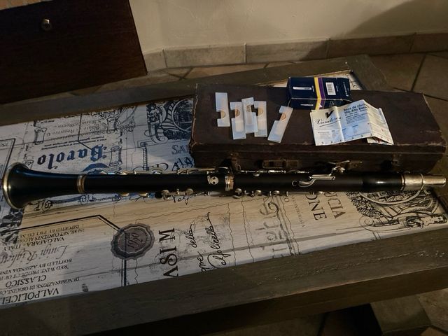 Antico clarinetto con custodia