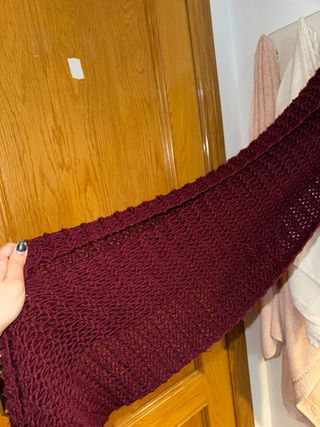 Bufanda de punto color burdeos