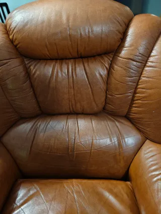 Sillón de piel marrón