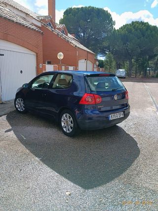 Volkswagen Golf 2004
