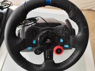 Volante Logitech PS4 (incluye un juego)