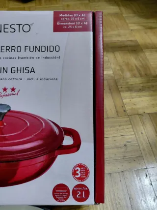 Cazuela de hierro fundido Ernesto roja 2L