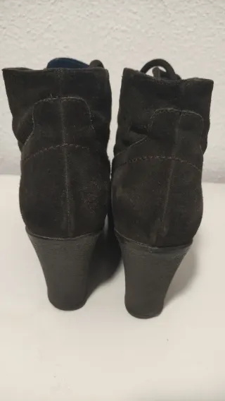 Botines marrones con cordones