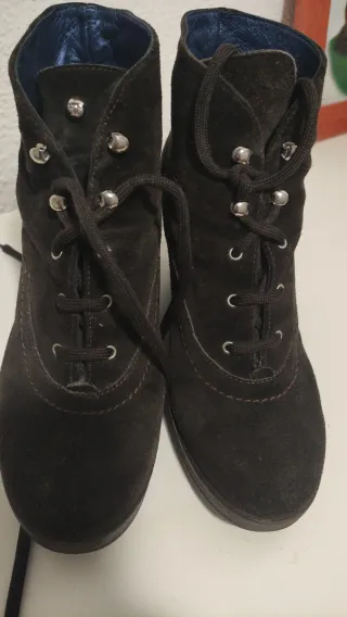 Botines marrones con cordones