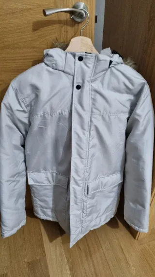 Cazadora de invierno gris