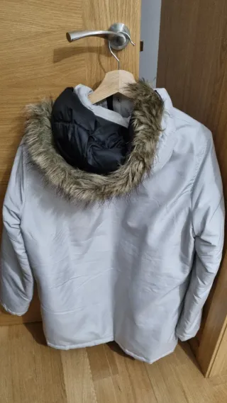 Cazadora de invierno gris