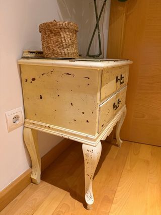Mesita de noche vintage