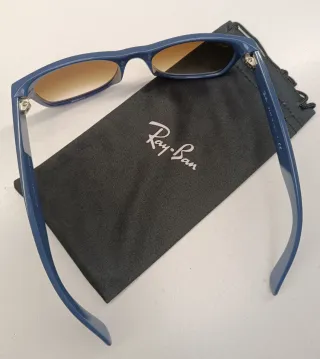 Gafas de sol Ray-Ban RB2132 New Wayfarer con funda