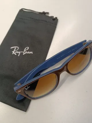 Gafas de sol Ray-Ban RB2132 New Wayfarer con funda
