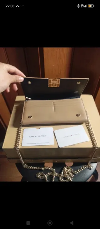 Cartera Tommy Hilfiger Beige y Dorada