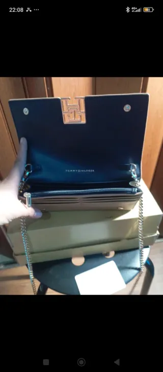 Cartera Tommy Hilfiger Beige y Dorada