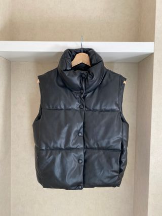Chaleco acolchado negro Zara Talla XS