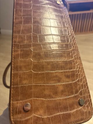 Bolso marrón efecto piel cocodrilo Cortefiel