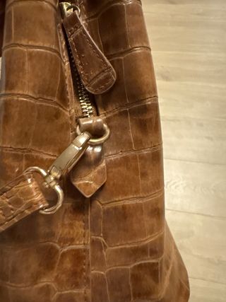 Bolso marrón efecto piel cocodrilo Cortefiel