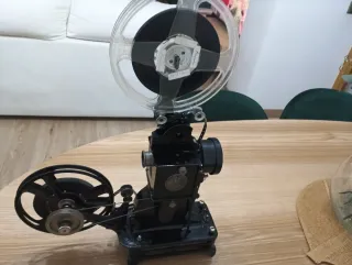Proyector 9,5mm Pathé Baby