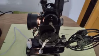 Proyector 9,5mm Pathé Baby