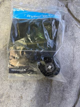 Traje seco de buceo BARE Válvulas de recambio