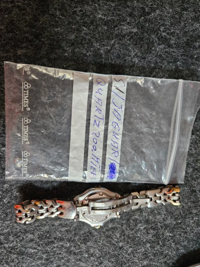 Reloj Jaguar Quartz 200 Mts