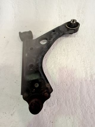 BRAZO SUSPENSION INFERIOR DELANTERO DERECHO FIAT FIORINO (2)