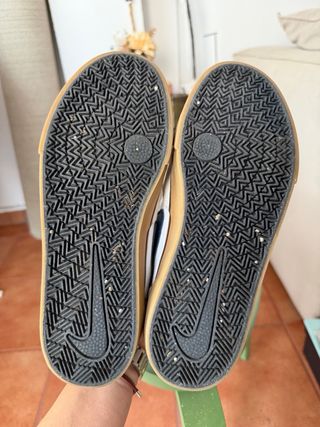 Nike Bambas Beige y Blancas