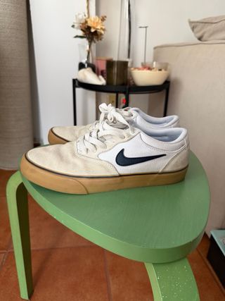 Nike Bambas Beige y Blancas