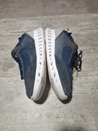 Zapatillas Geox azules y grises