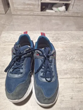 Zapatillas Geox azules y grises