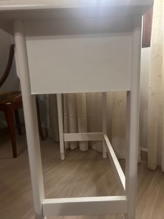 Escritorio de madera blanco