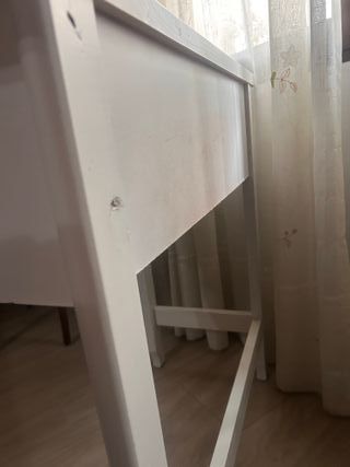 Escritorio de madera blanco