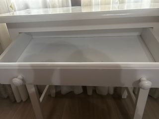 Escritorio de madera blanco