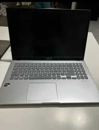 Portatile Asus x509 i7 8gb RAM ssd 256gb 15.6"