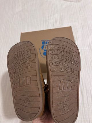 Botas marrones para niños