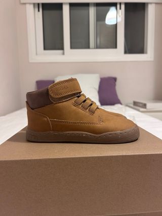 Botas marrones para niños