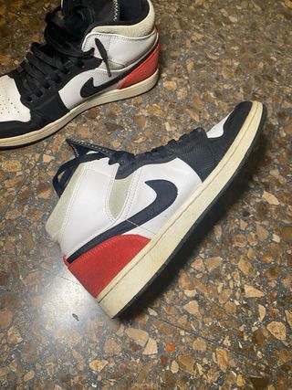 Jordan Mid SE Rojo Negro