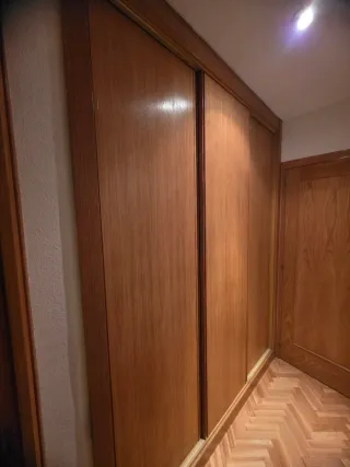 Puertas corredera armario madera maciza