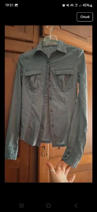 Camicia a righe blu chiaro