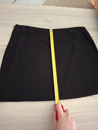 Gonna corta Benetton in lana nera